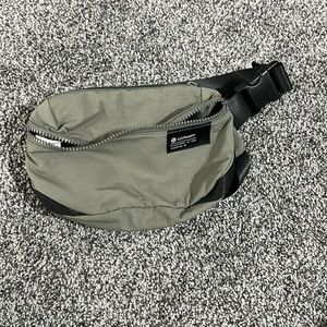 Lululemon Clean Lines Belt Bag 2L